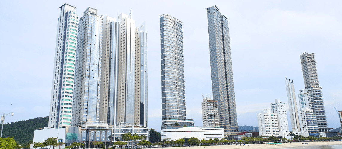 Por trás do glamour, existe esforço, desafios e consequências. Assim como Balneário Camboriú, cada conquista pessoal ou profissional exige dedicação e também renúncias.